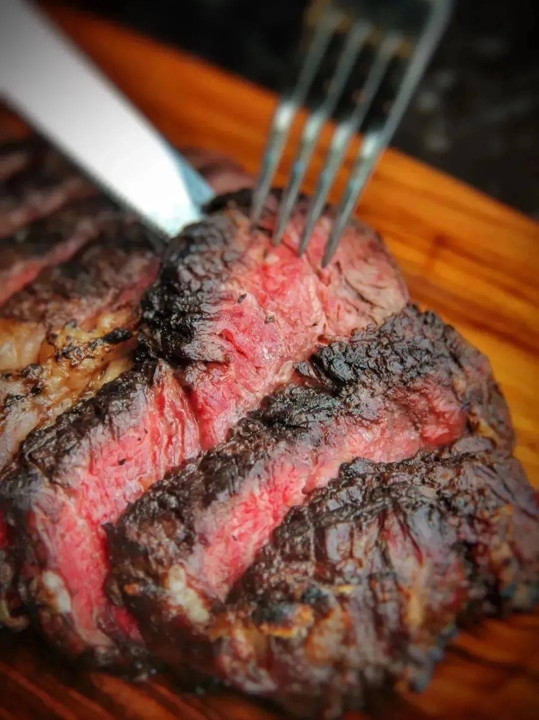 九游体育入口-足球美食文化：英国派、德国香肠、阿根廷烤肉