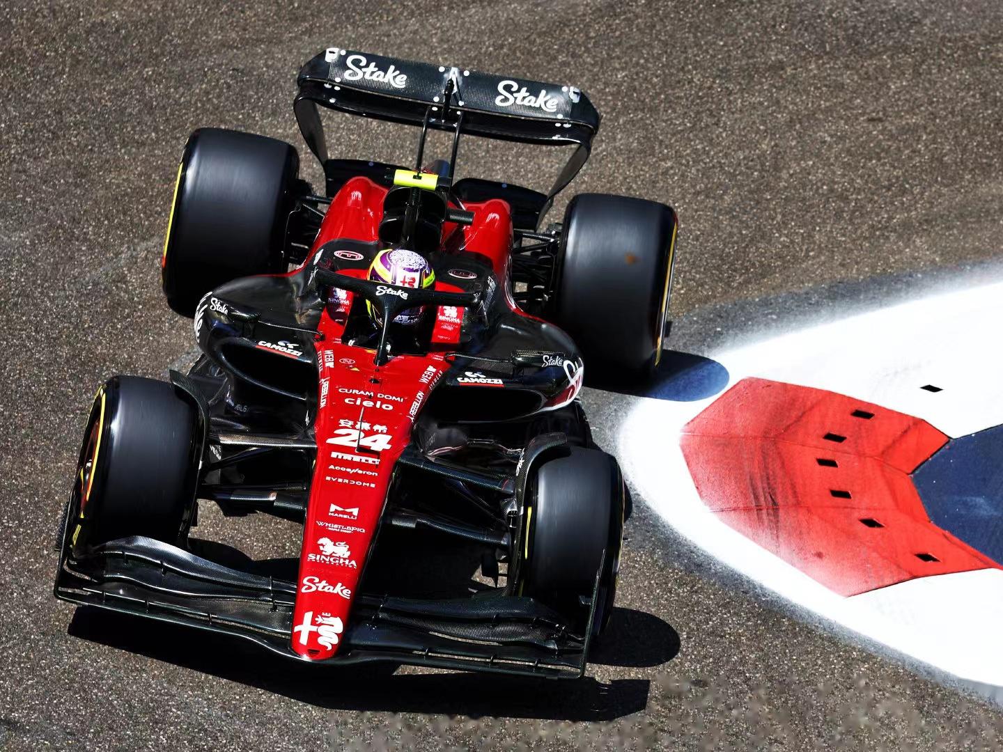九游体育下载-F1新赛季揭幕战：维斯塔潘杆位夺冠的简单介绍